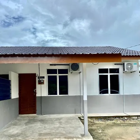 Azfar Homestay Kangar Exterior photo